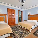 Hotel Side