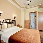 Hotel Side 3*