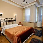 Side 3* Istanbul