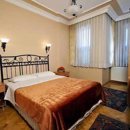 Side 3* İstanbul