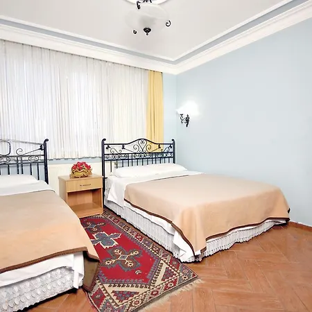 Side 3* İstanbul