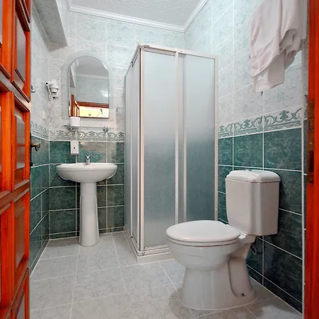 Side 2* Provincia di Istanbul